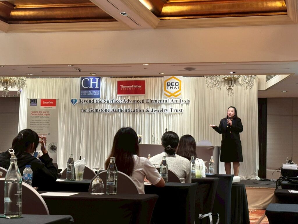 ผศ.ดร. นันทรัตน์ บุนนาค ในงานสัมมนา Beyond the Surface: Advanced Elemental Analysis for Gemstone Authentication & Jewelry Trust